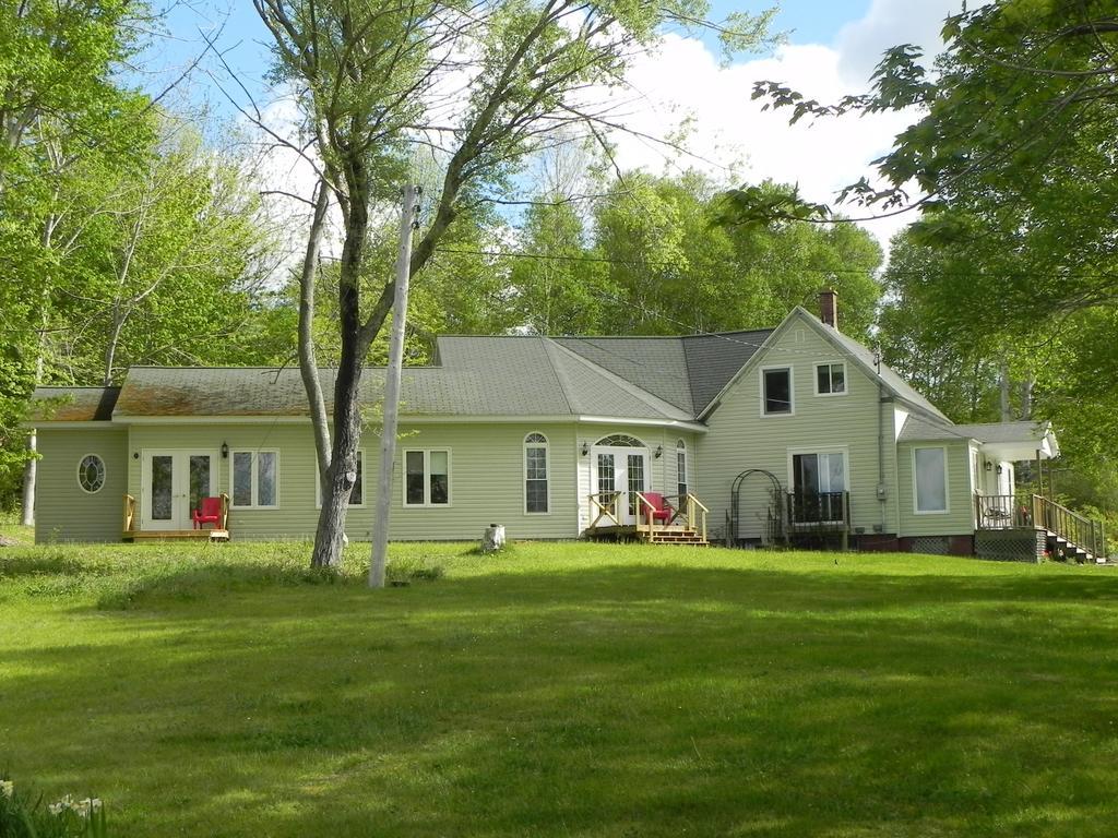 Rumi Guest House On The Cabot Trail Indian Brook Exterior photo